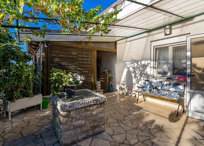 House Noa Holiday home Malinska